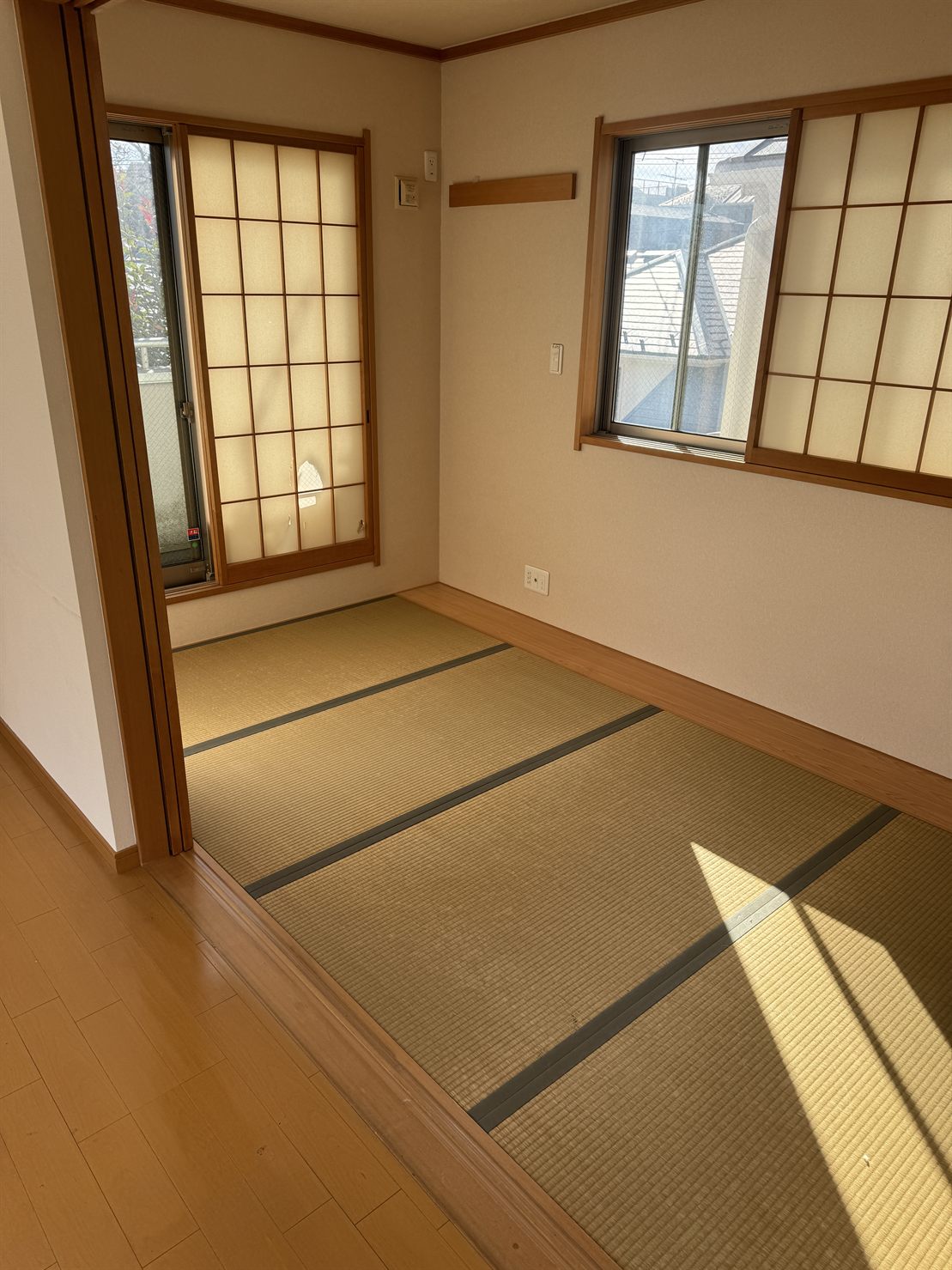 整理後の和室。家財を搬出し床が見える状態になった様子